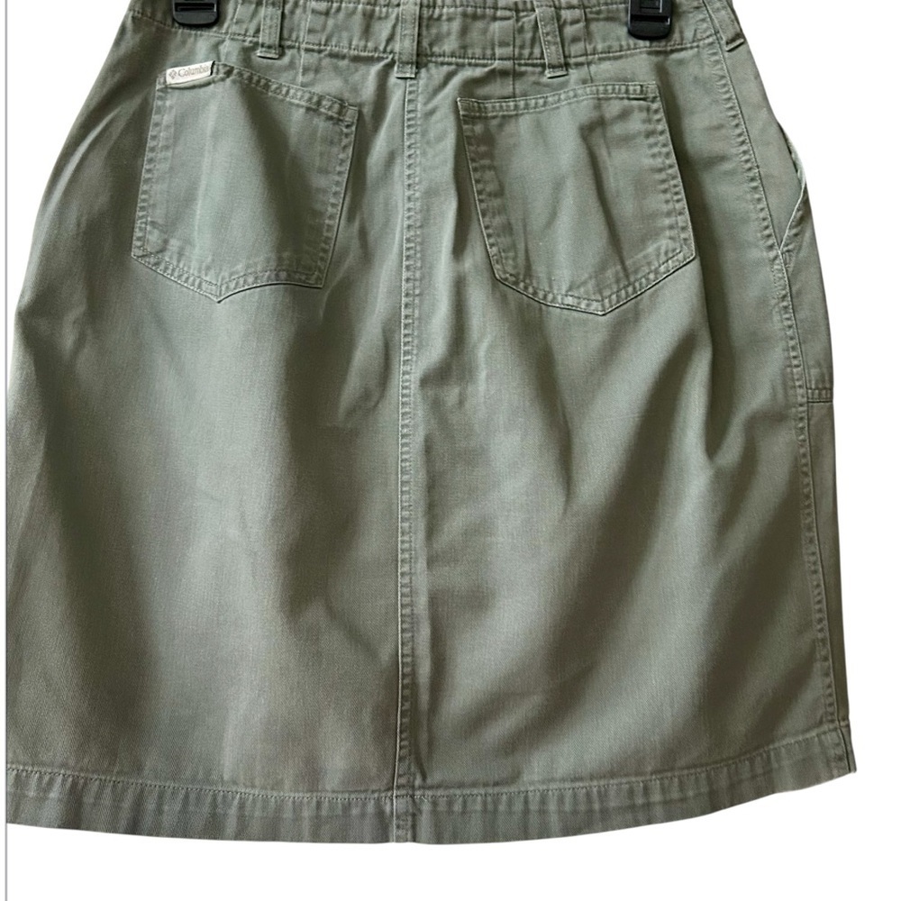 Columbia Olive Green Sporty Gorpcore Outdoor Skirt Front Button & Zip Size Small - Picture 3 of 7